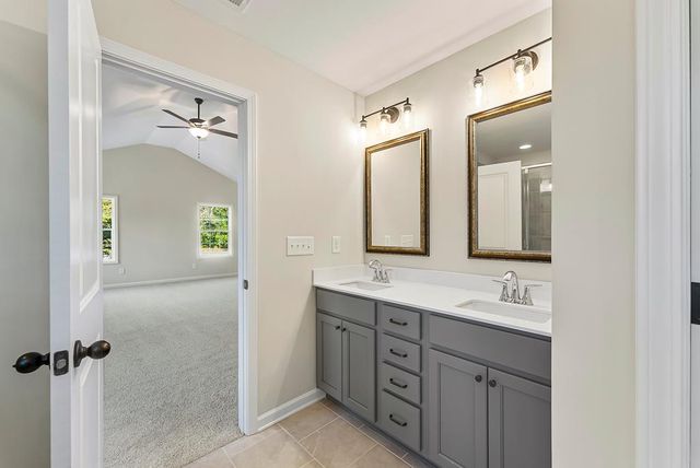 575 Mountain View Road, Hamilton, GA 31811