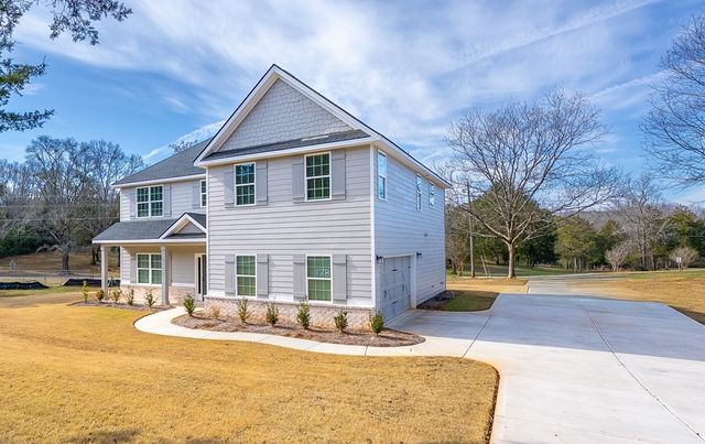 575 Mountain View Road, Hamilton, GA 31811