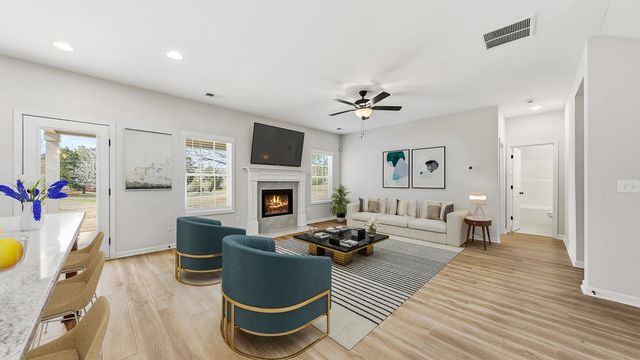 575 Mountain View Road, Hamilton, GA 31811