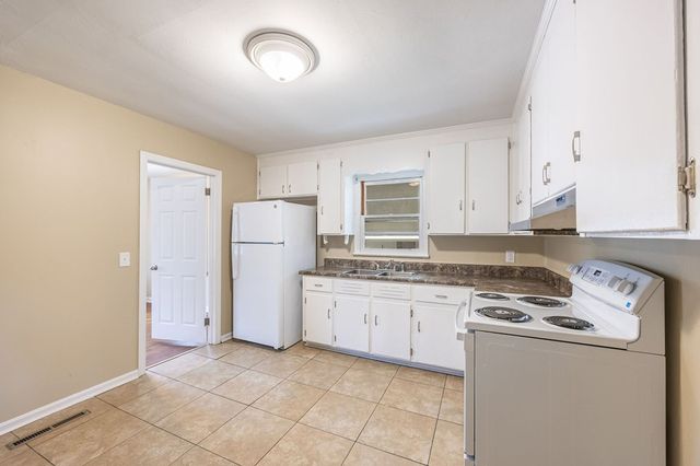 211 Massee Drive, Dothan, AL 36301