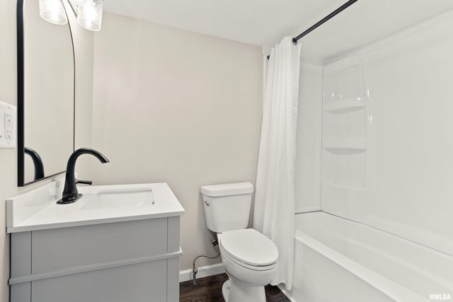 210 KERFOOT Street, East Peoria, IL 61611