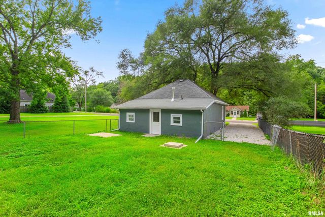 210 KERFOOT Street, East Peoria, IL 61611