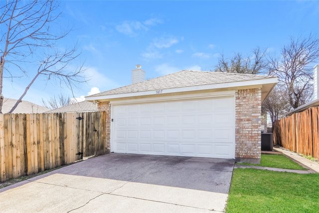 1017 Glencrest Drive, Cedar Hill, TX 75104