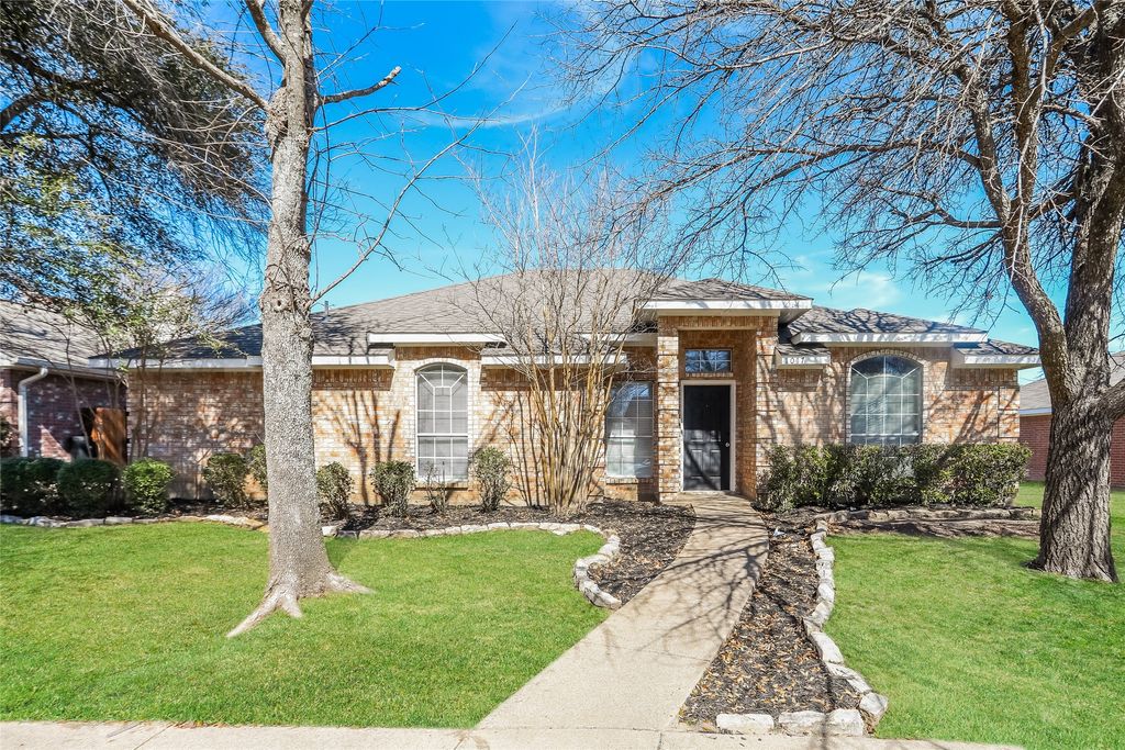 1017 Glencrest Drive, Cedar Hill, TX 75104