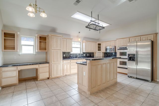 8612 Woodslane Drive, Fort Worth, TX 76179