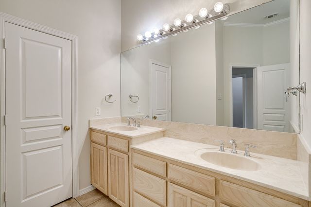 8612 Woodslane Drive, Fort Worth, TX 76179