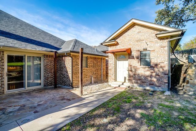8612 Woodslane Drive, Fort Worth, TX 76179