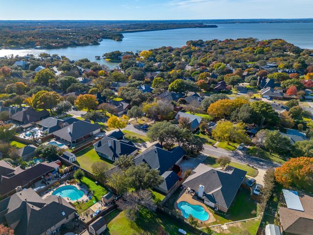 8612 Woodslane Drive, Fort Worth, TX 76179