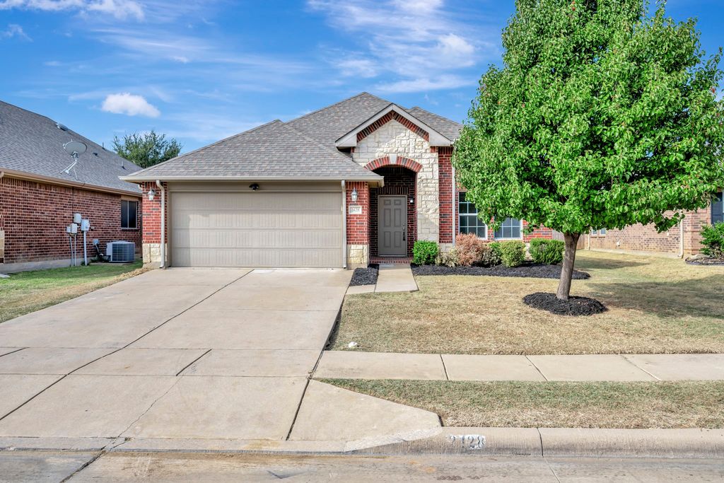2428 Loreto Drive, Fort Worth, TX 76177