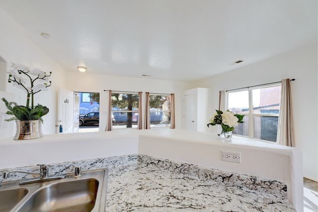 6049 Monte Azul Place, Santa Fe, NM 87507