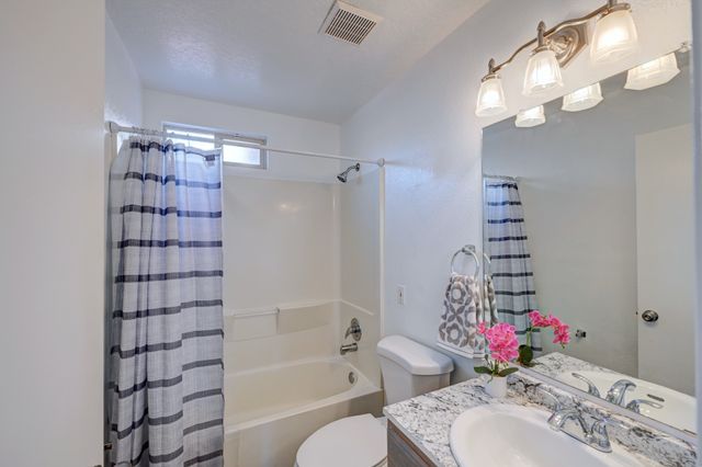 6049 Monte Azul Place, Santa Fe, NM 87507