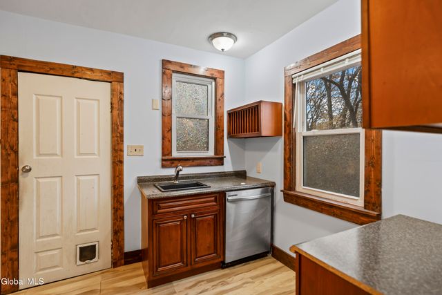 1994 10th Street, Rensselaer, NY 12144