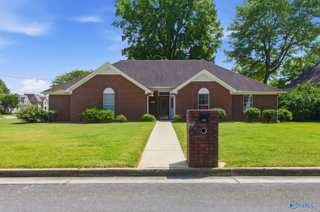 701 Rigel Drive SW, Decatur, AL 35603
