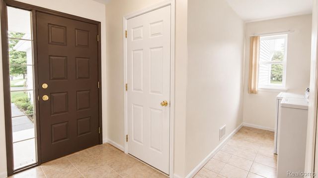 7622 Park Meadow Lane, West Bloomfield Charter Township, MI 48324