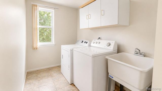 7622 Park Meadow Lane, West Bloomfield Charter Township, MI 48324
