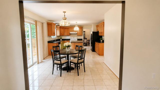 7622 Park Meadow Lane, West Bloomfield Charter Township, MI 48324