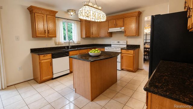 7622 Park Meadow Lane, West Bloomfield Charter Township, MI 48324