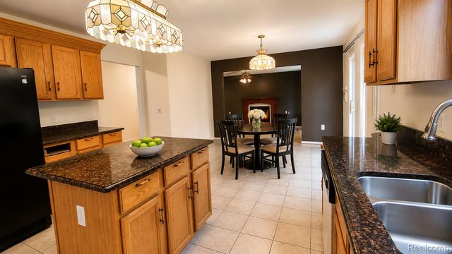 7622 Park Meadow Lane, West Bloomfield Charter Township, MI 48324