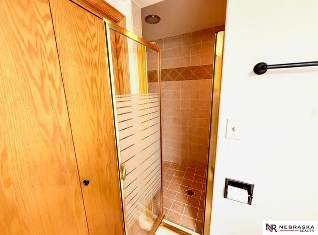 5016 NW 10th Street, Lincoln, NE 68521