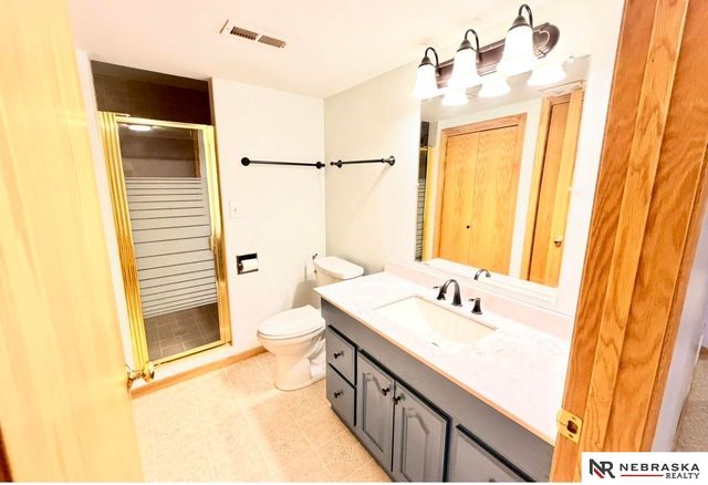 5016 NW 10th Street, Lincoln, NE 68521