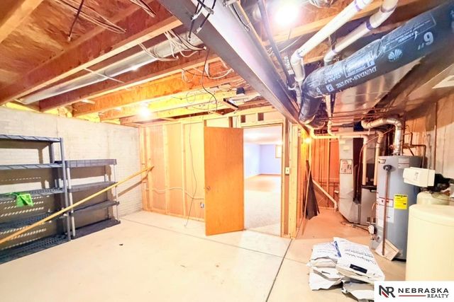 5016 NW 10th Street, Lincoln, NE 68521