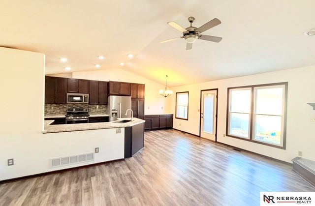 5016 NW 10th Street, Lincoln, NE 68521