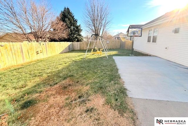 5016 NW 10th Street, Lincoln, NE 68521