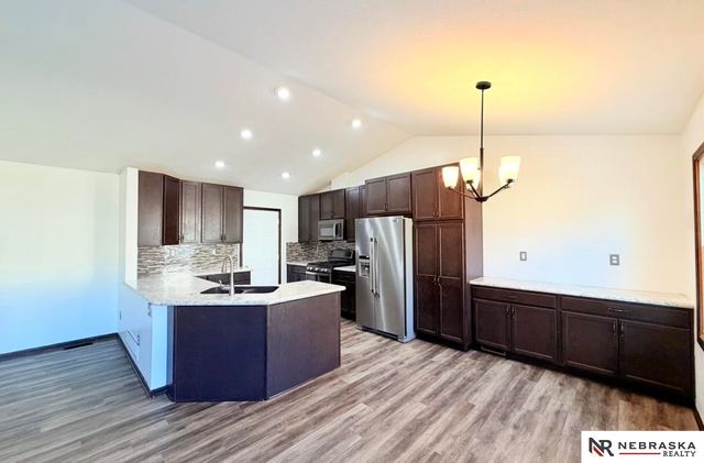 5016 NW 10th Street, Lincoln, NE 68521