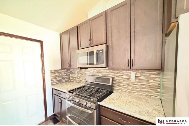 5016 NW 10th Street, Lincoln, NE 68521