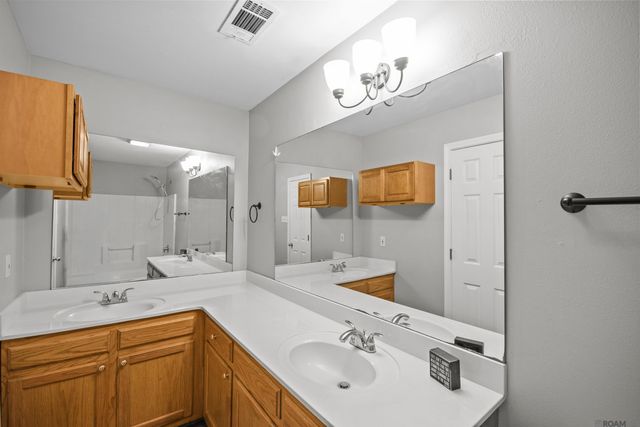 35038 Napoleon Dr, Denham Springs, LA 70706