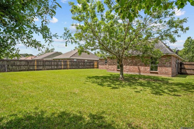 35038 Napoleon Dr, Denham Springs, LA 70706