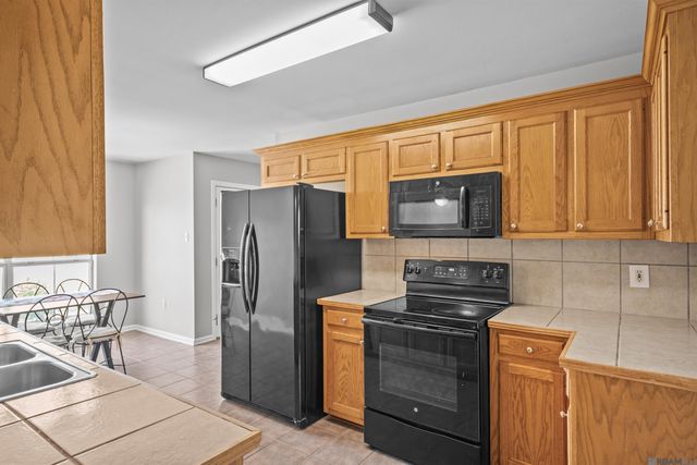 35038 Napoleon Dr, Denham Springs, LA 70706