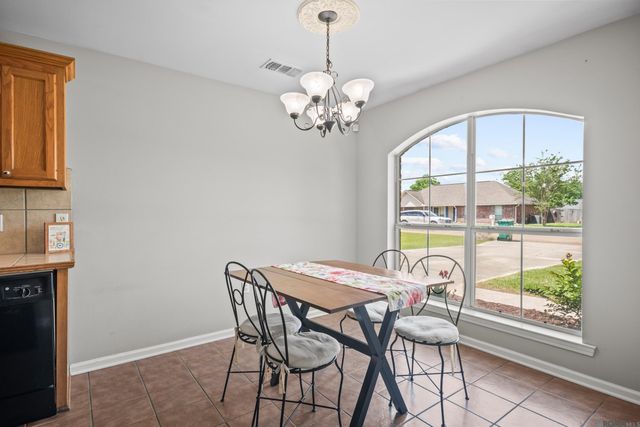 35038 Napoleon Dr, Denham Springs, LA 70706