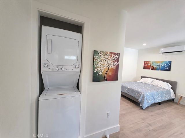 6956 Glade, Canoga Park, CA 91303