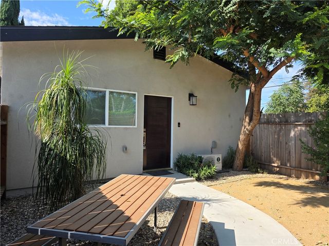 6956 Glade, Canoga Park, CA 91303