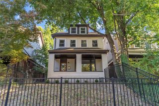 5836 Northumberland St, Squirrel Hill, PA 15217