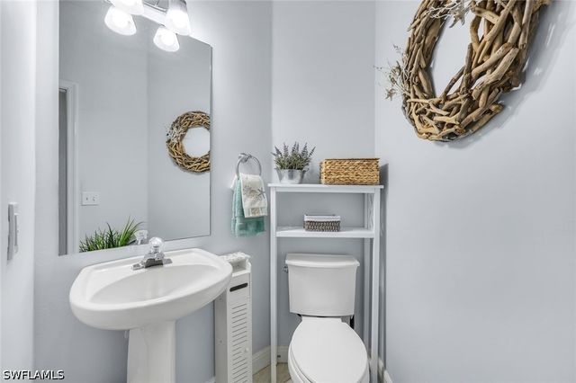 2110 Cay Lagoon DR 122, Naples, FL 34109