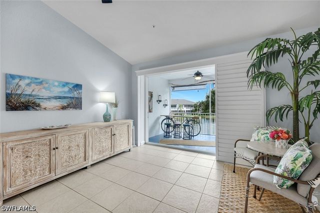 2110 Cay Lagoon DR 122, Naples, FL 34109