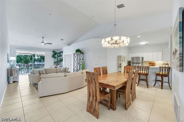 2110 Cay Lagoon DR 122, Naples, FL 34109