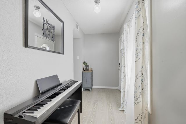 1106 Scenic Drive, Granbury, TX 76048