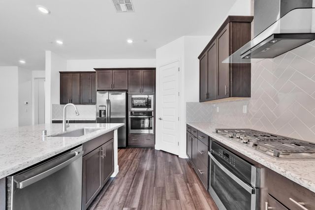 4993 Gold Rush Dr, Folsom, CA 95630