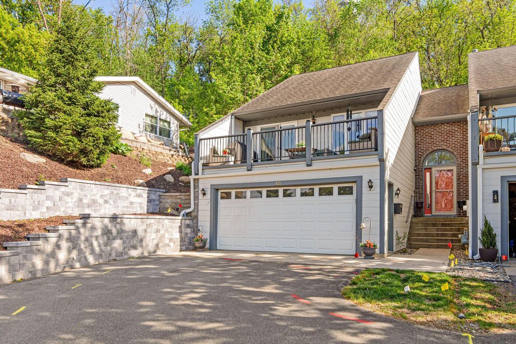 421 E Lake Street, Waconia, MN 55387 — exterior