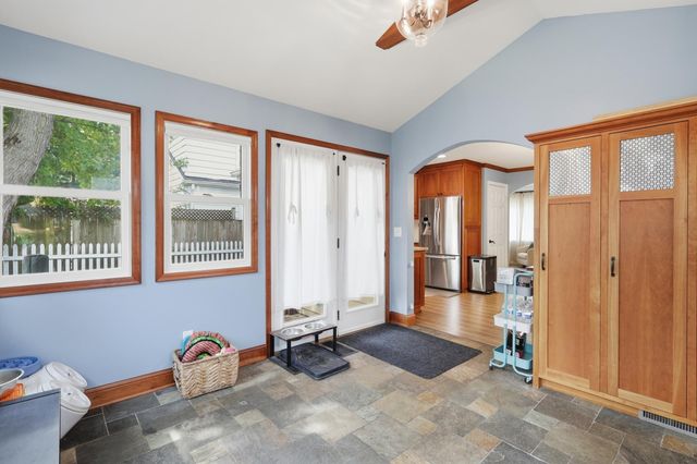 1102 Delaware Avenue, West Saint Paul, MN 55118