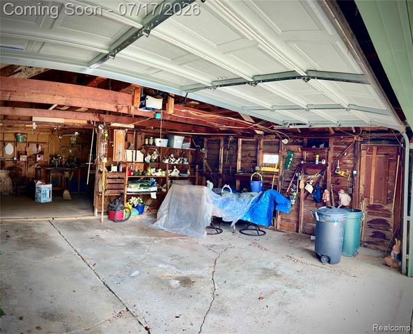 1417 Proper Avenue, Burton, MI 48529