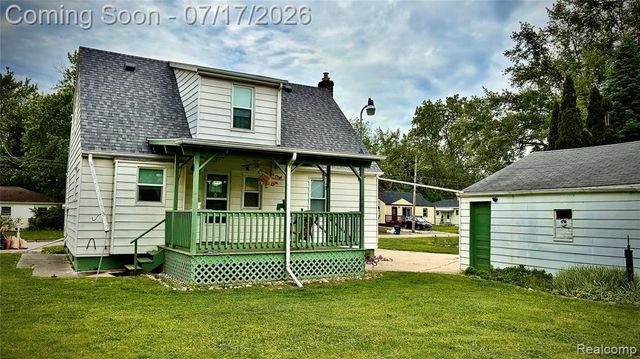 1417 Proper Avenue, Burton, MI 48529