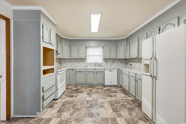 1359 Woodlands Dr., Kingstree, SC 29556