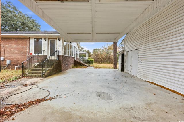 1359 Woodlands Dr., Kingstree, SC 29556