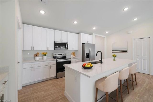 1432 SE 12th ST, Cape Coral, FL 33990