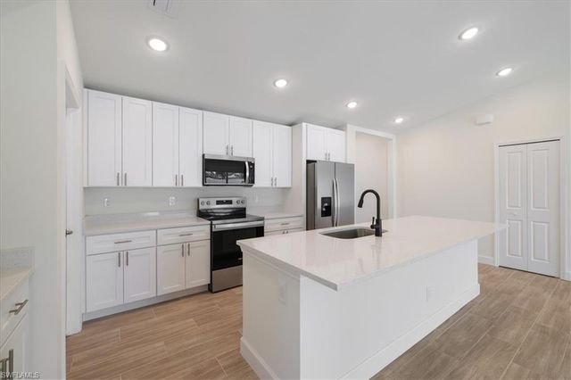 1432 SE 12th ST, Cape Coral, FL 33990