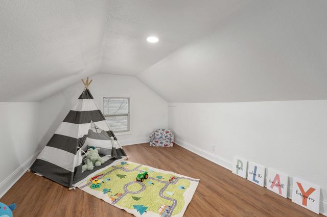 1732 E 24th St N, Wichita, KS 67219